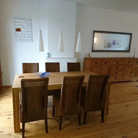 Hiltje - To Apartment