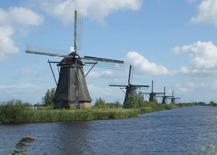 Hiltje - To Διαμέρισμα *